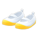 acnh-slip-on-school-shoes.png